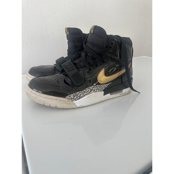 Jordan Legacy 312 Black Gold Patent Sz 9.5 excellent condition fresh look - Picture 6 of 15